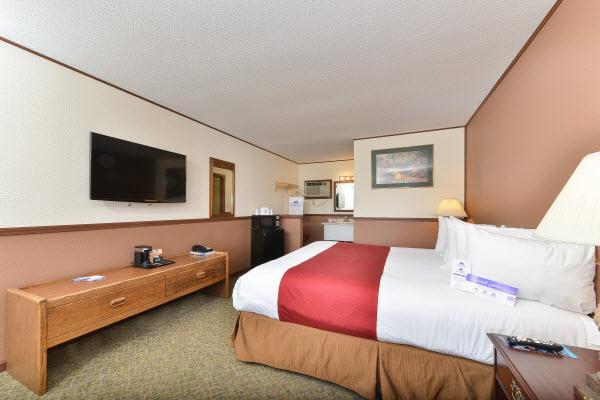 Americas Value Hotel Wall